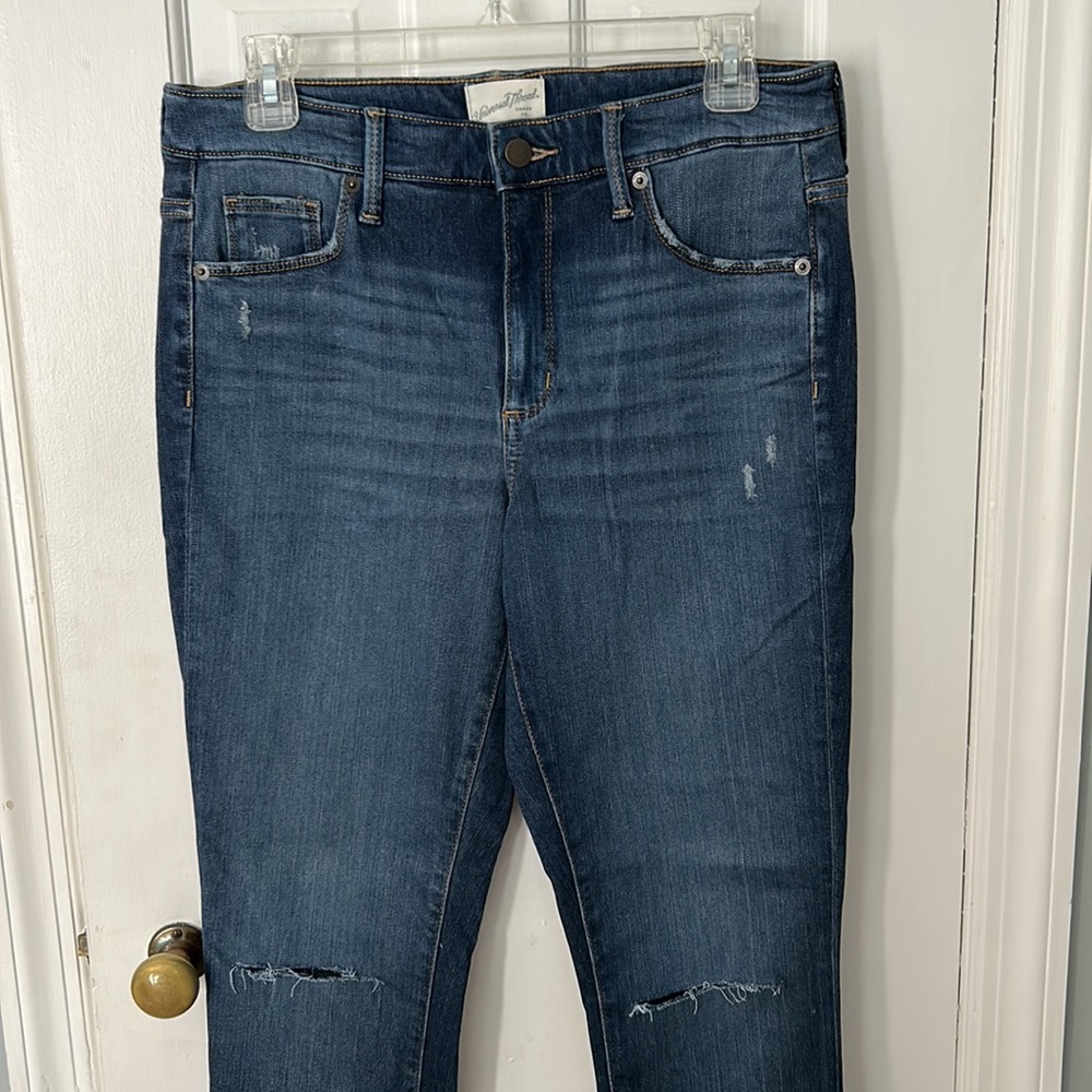 Universal Thread Jeans size 8 - Picture 2 of 4